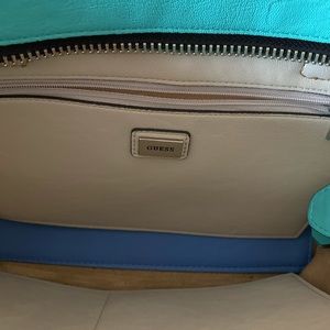 Guess Bags - GUESS brand cross body bag! Guess Bags - GUESS brand cross body bag!